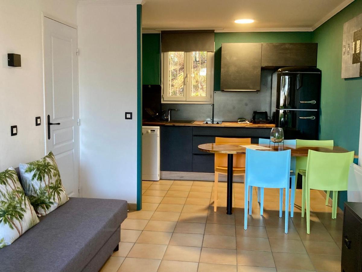Les Restanques Glycines 2067 Grimaud Exterior foto
